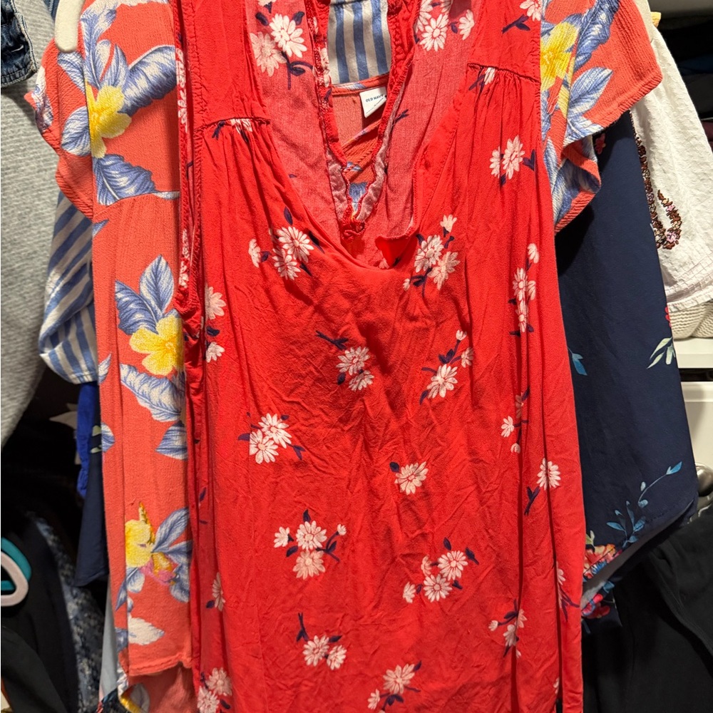 Red Floral V-Neck Women's Top sleeveless